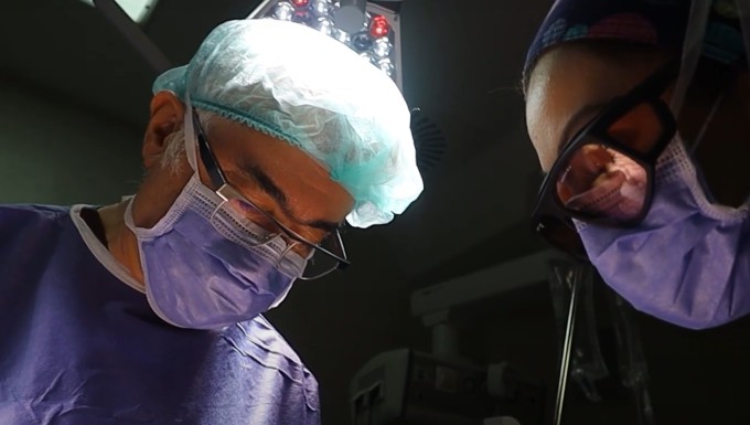 Prof. Dr. Fuat Yüksel - Estetik ve Plastik Cerrahı